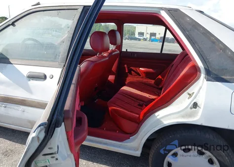 1991 Ford Escort Lx из США, поврежденный, VIN 1FAPP14J6MW383227